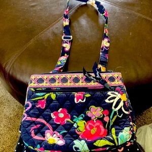 Vera Bradley flowered small hipster lots of storage crossbody like new